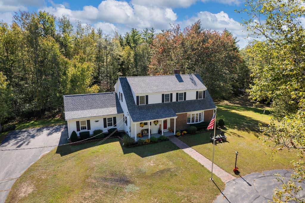 Photo of 847 Middlesex Road, Topsham, ME 04086 (MLS # 1657182)