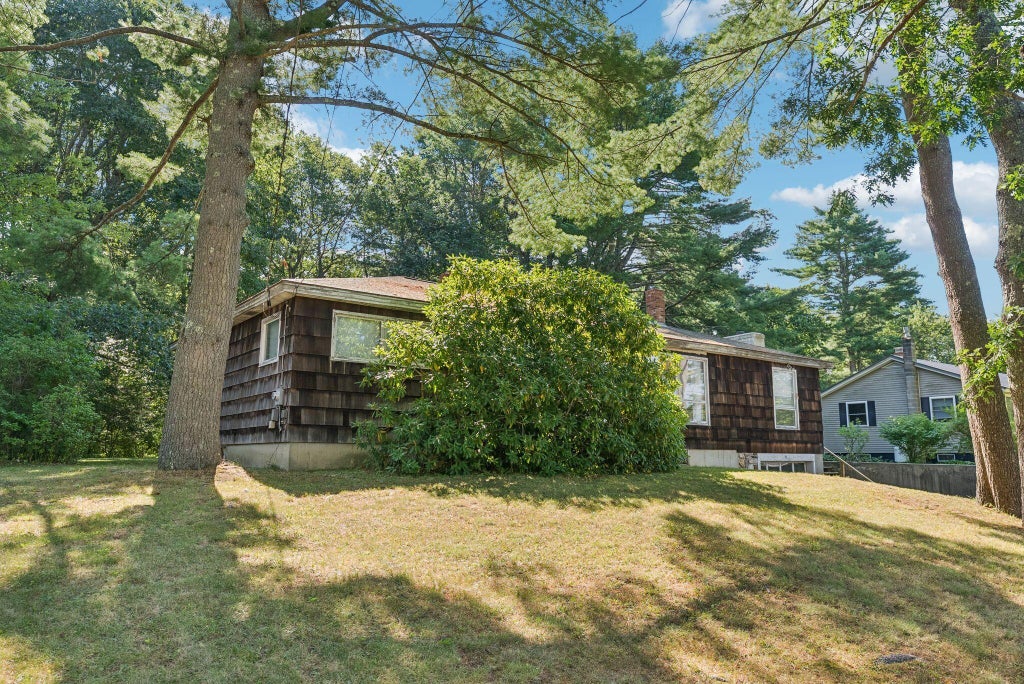 Photo of 15 Mallett Drive, Topsham, ME 04086 (MLS # 1677435)