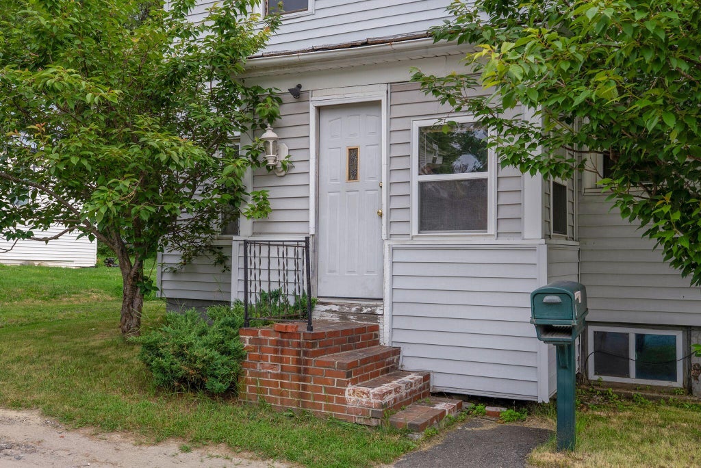 Photo of 8 Vigue Street, Waterville, ME 04901 (MLS # 1671028)