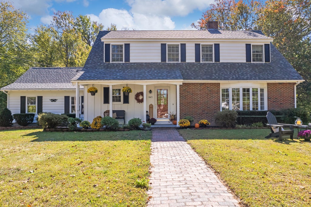 Photo of 847 Middlesex Road, Topsham, ME 04086 (MLS # 1680061)