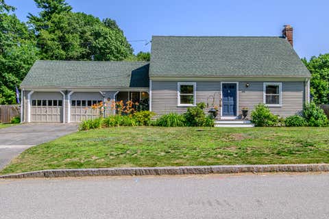Photo of 8 White Birch Lane, Portland, ME 04103 (MLS # 1671816)