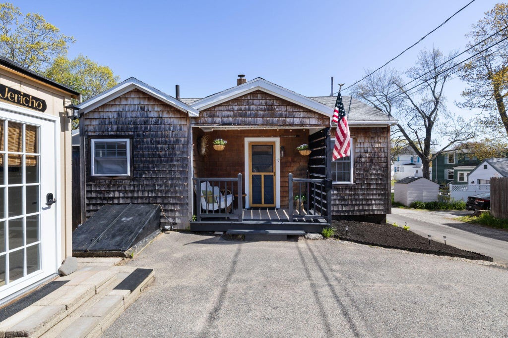 Photo of 10 Ninth Street, Old Orchard Beach, ME 04064 (MLS # 1662832)