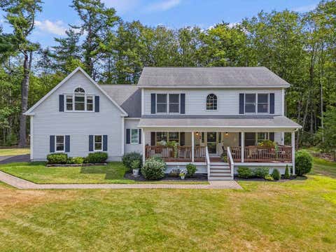 Photo of 21 Royal Oak Circle, Topsham, ME 04086 (MLS # 1675722)