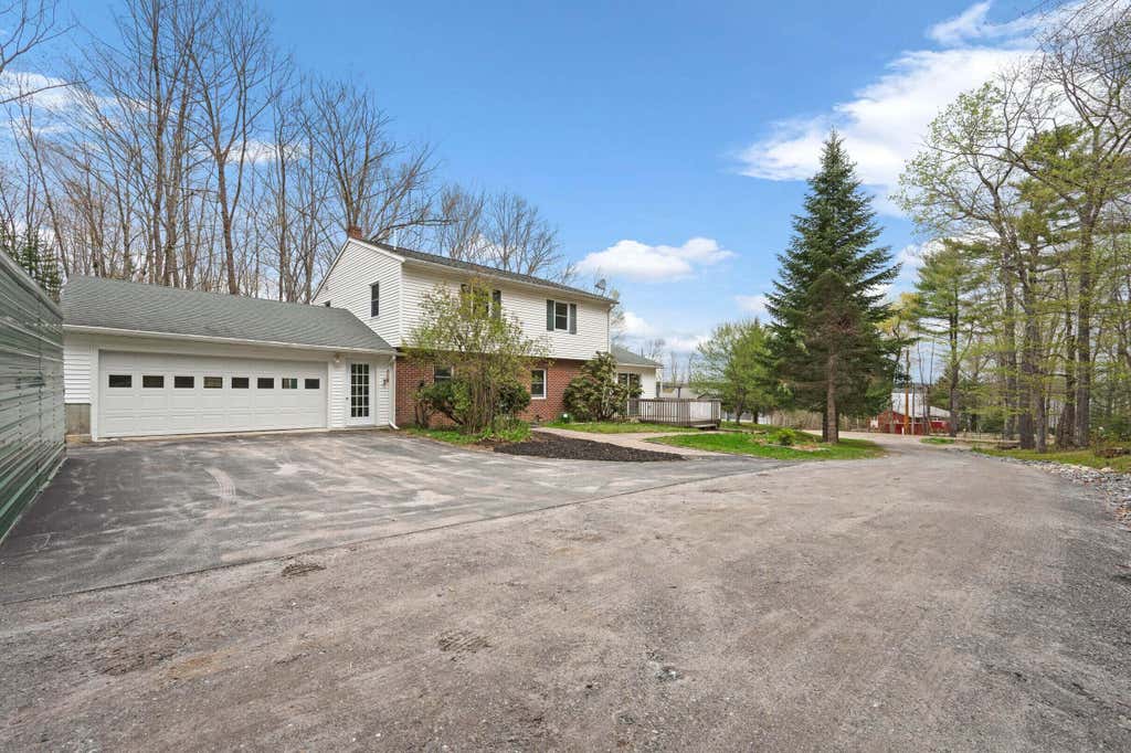Photo of 31 Axelrod Road, Monmouth, ME 04259 (MLS # 1661433)