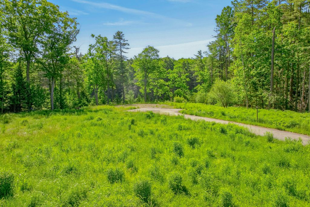 Photo of 29 Crows Nest Drive, Freeport, ME 04032 (MLS # 1666826)