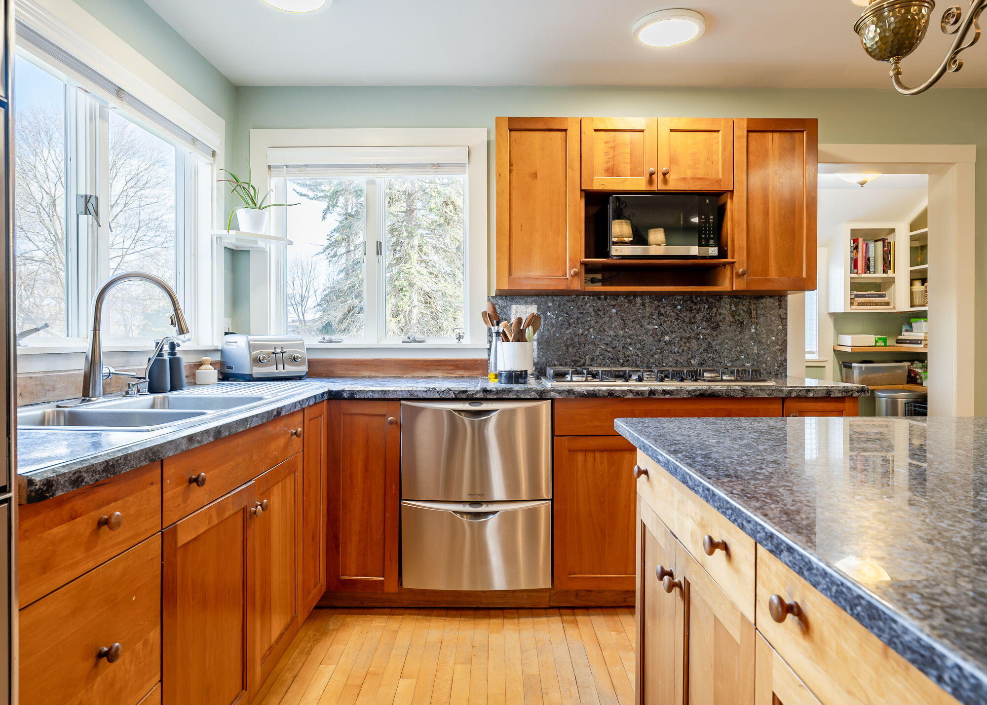 Rye, New Hampshire, 03870, United States, 4 Bedrooms Bedrooms, ,3 BathroomsBathrooms,Residential,Active,2036646