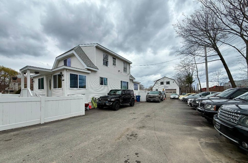 Photo of 1041 Ocean Avenue, Portland, ME 04103 (MLS # 1661524)