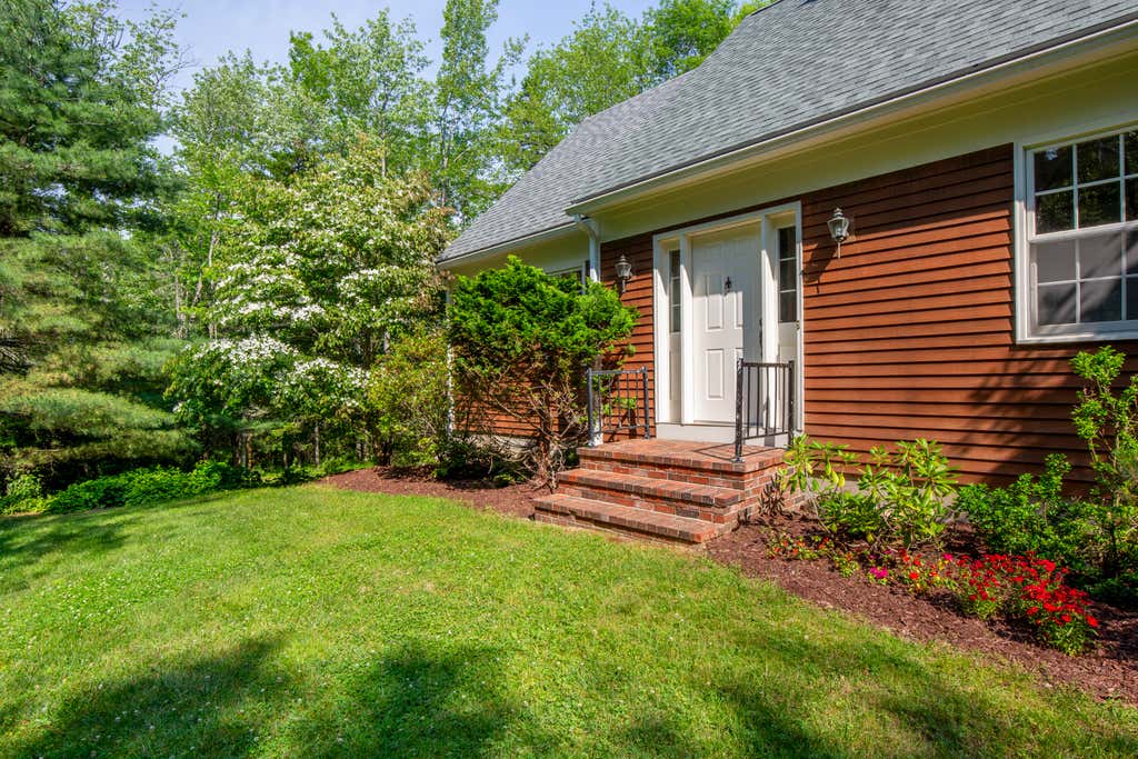 Photo of 100 Mistic Avenue, Rockport, ME 04856 (MLS # 1672678)