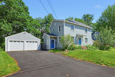 Photo of 20 Summit Park Avenue, Portland, ME 04103 (MLS # 1669533)