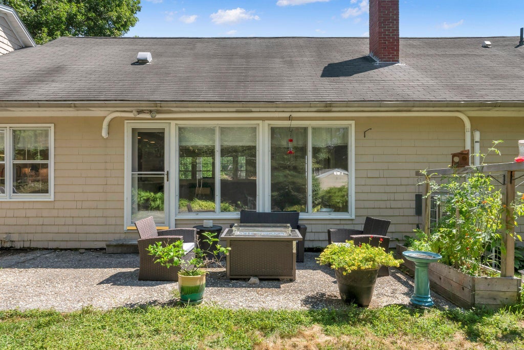 Photo of 9 Hillcrest Street, Hallowell, ME 04347 (MLS # 1676508)