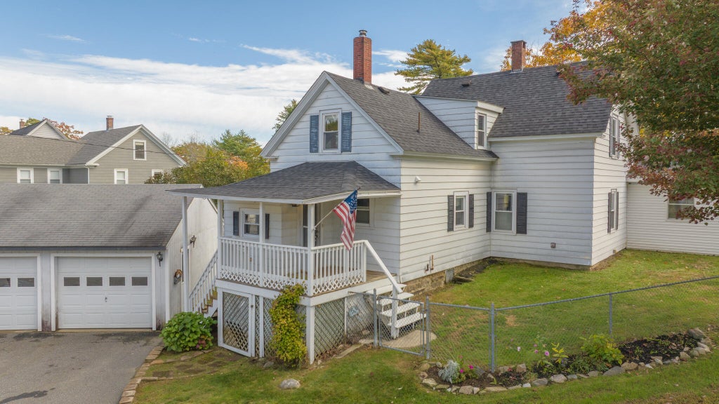Photo of 9 Bridge Street, Topsham, ME 04086 (MLS # 1684375)
