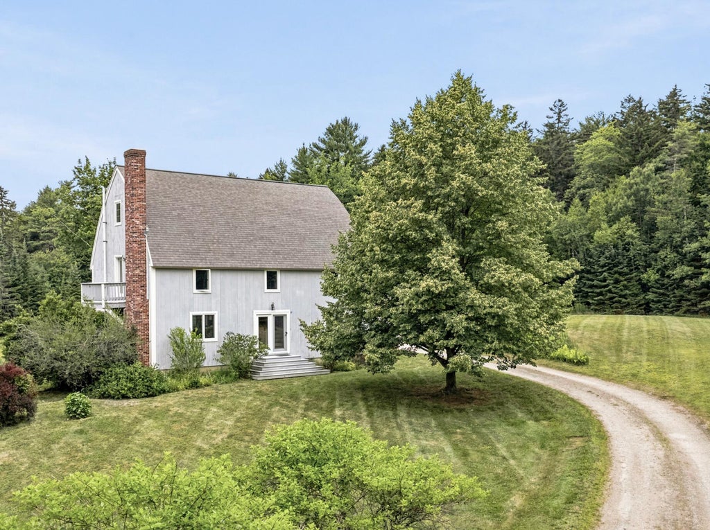 Photo of 10 Arrowhead Ridge Road, Freeport, ME 04032 (MLS # 1670856)