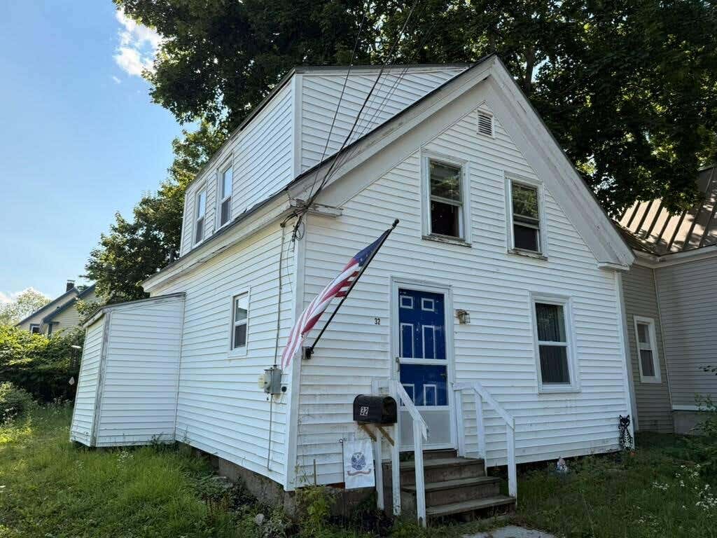 Photo of 32 Warren Street, Rockland, ME 04841 (MLS # 1676310)