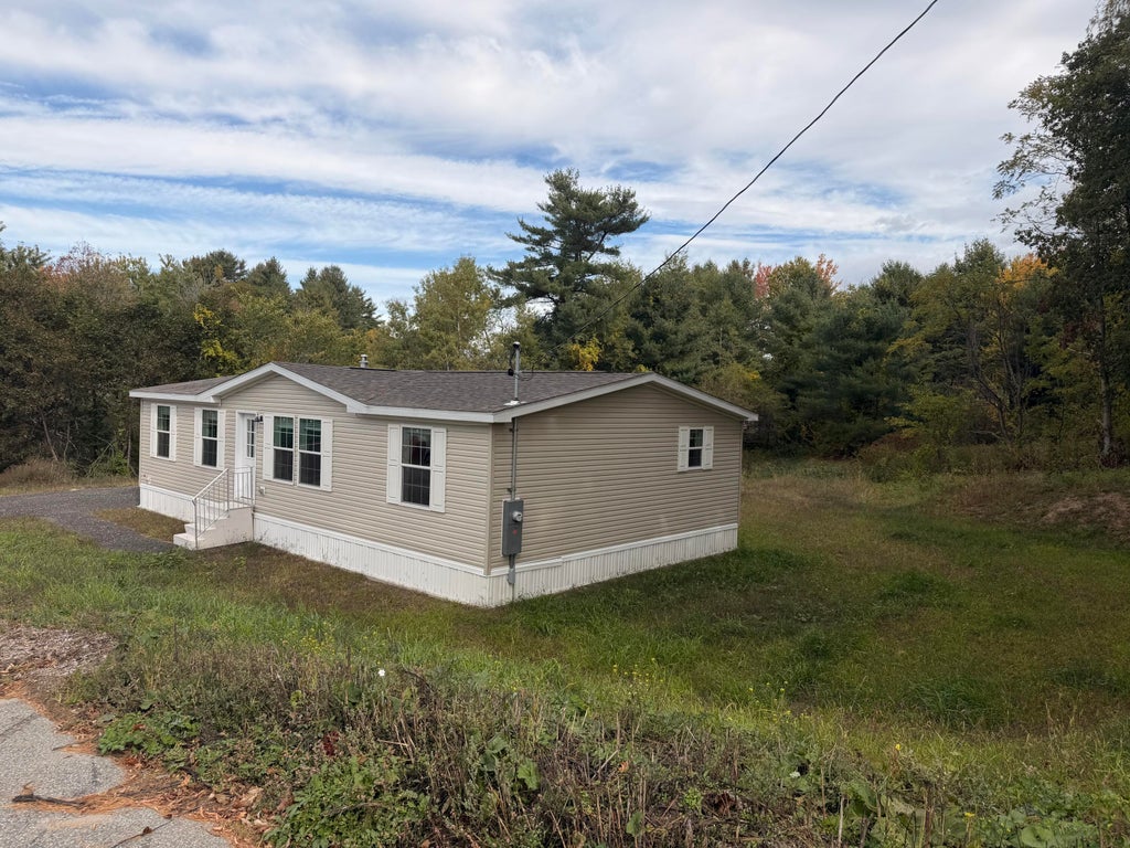 Photo of 109 Coburn Street, Auburn, ME 04210 (MLS # 1683641)