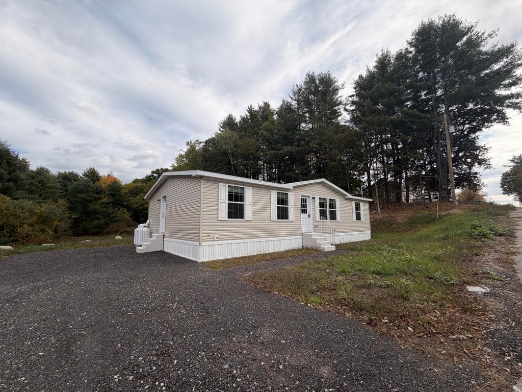 Photo of 109 Coburn Street, Auburn, ME 04210 (MLS # 1683641)