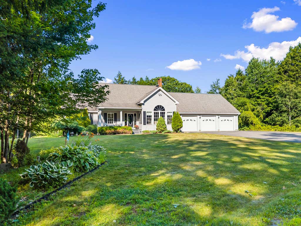 Photo of 79 Beaver Pond Road, Topsham, ME 04086 (MLS # 1672856)