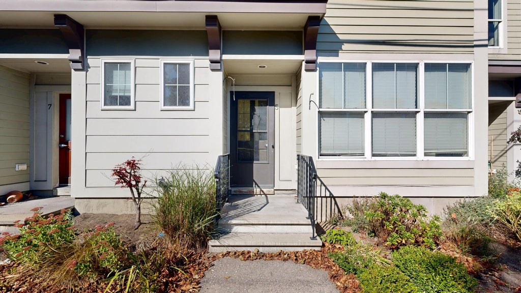 Photo of 5 Academy Street, Auburn, ME 04210 (MLS # 1682020)