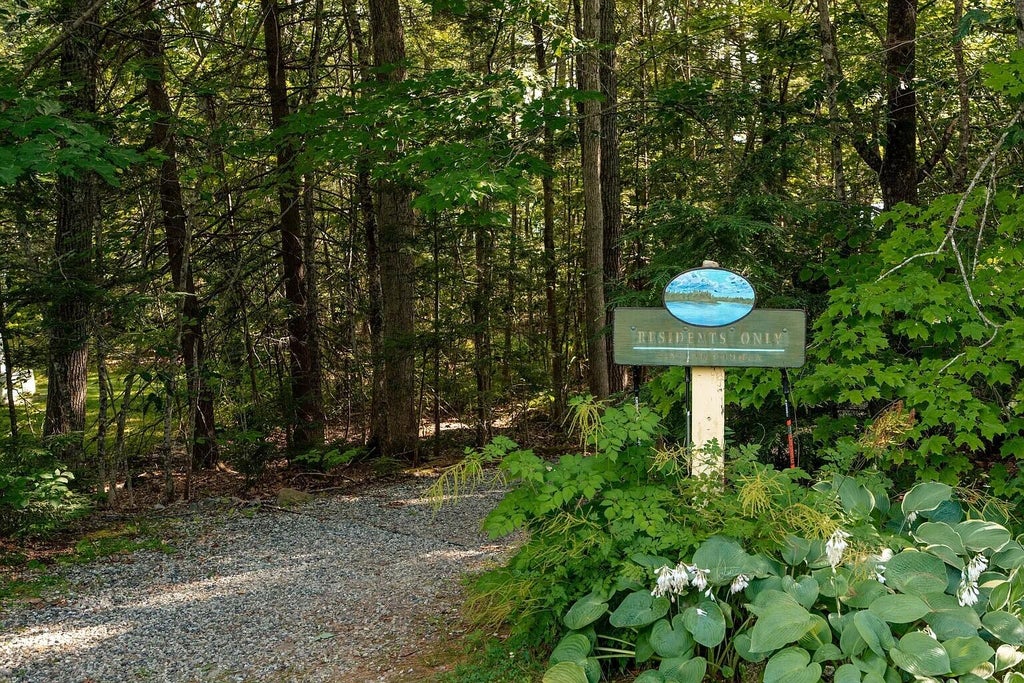 Photo of 9 Lakeside Drive, Falmouth, ME 04105 (MLS # 1677885)