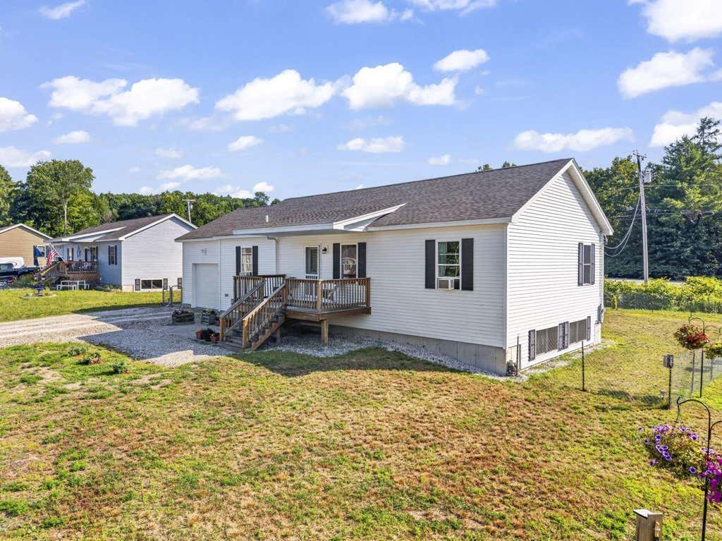 Photo of 11 Welchville Commons Drive, Oxford, ME 04270 (MLS # 1673839)