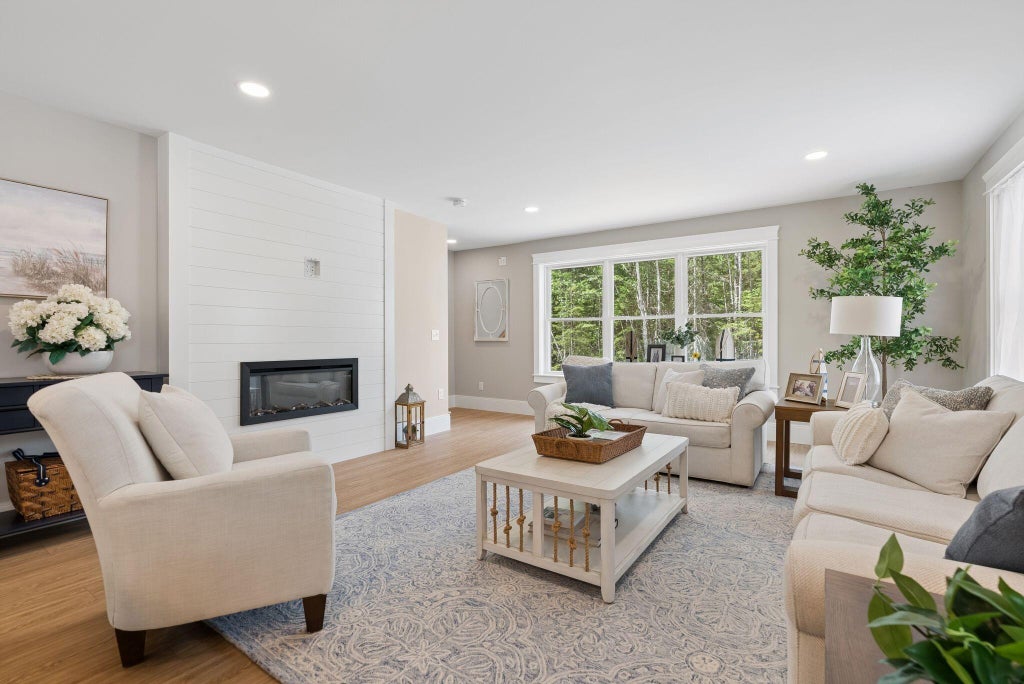 Photo of 7 Creekside Court #4, Kennebunk, ME 04043 (MLS # 1681574)