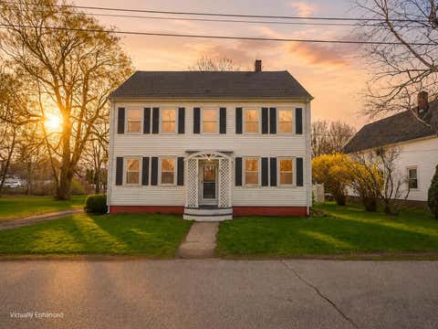 Photo of 21 Georges Street, Thomaston, ME 04861 (MLS # 1661032)
