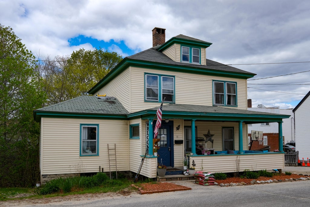 Photo of 11 Barrows Street, Paris, ME 04281 (MLS # 1661969)