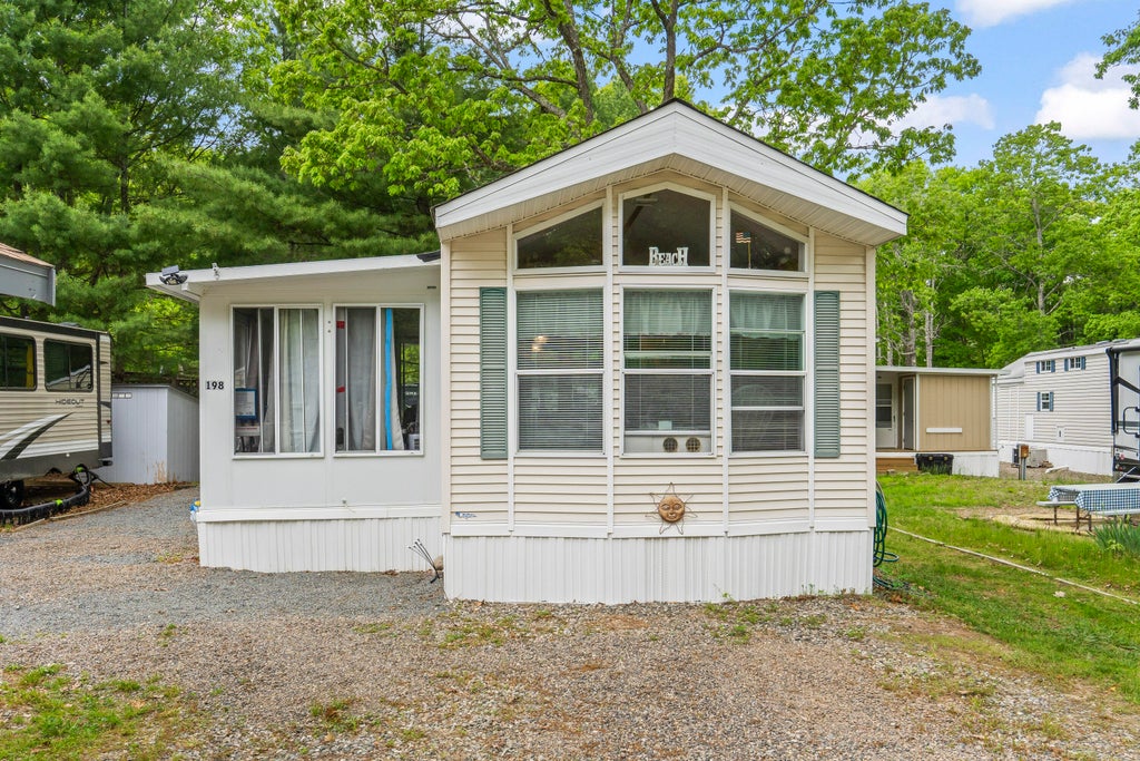 Photo of 1 Robinson Way #A198, Kennebunk, ME 04043 (MLS # 1664716)