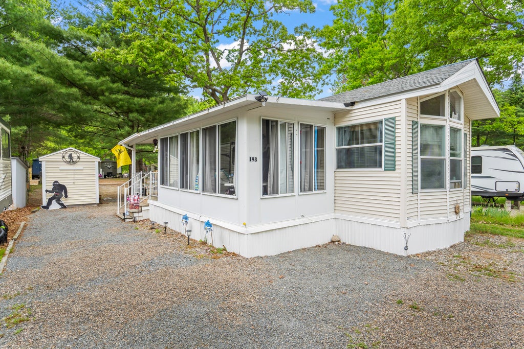 Photo of 1 Robinson Way #A198, Kennebunk, ME 04043 (MLS # 1664716)