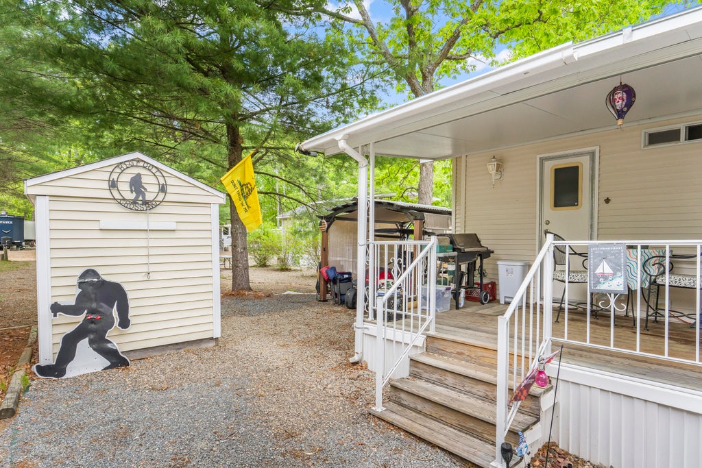 Photo of 1 Robinson Way #A198, Kennebunk, ME 04043 (MLS # 1664716)