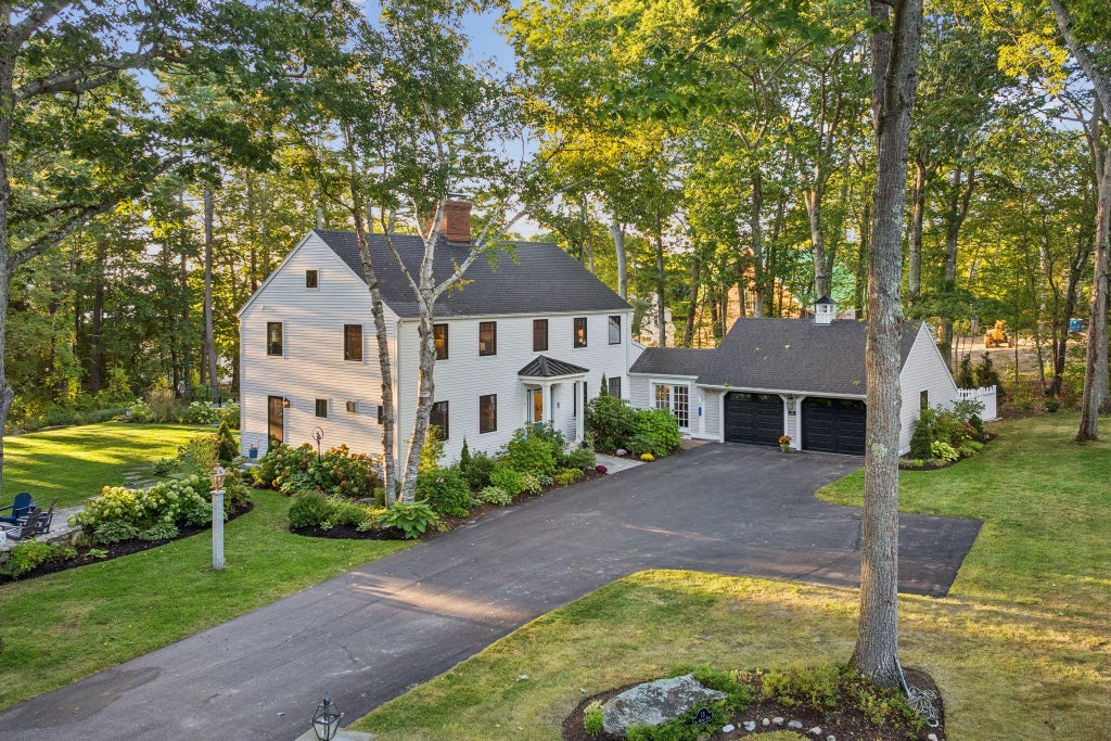 Photo of 13 Ole Musket Road, Cumberland, ME 04110 (MLS # 1681780)