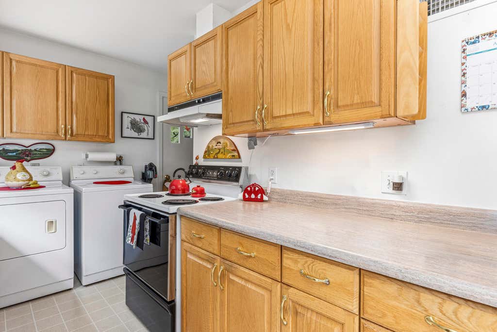 Photo of 514 Mitchell Road, Cape Elizabeth, ME 04107 (MLS # 1676221)