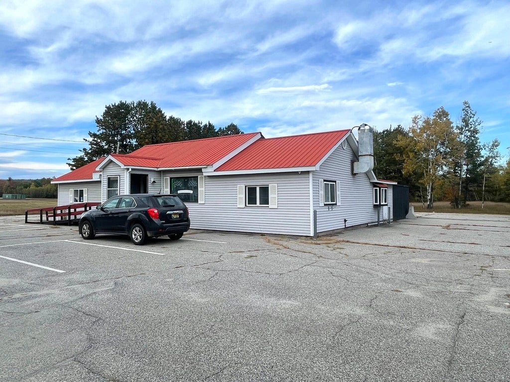 Photo of 901 Main Street, Oxford, ME 04270 (MLS # 1660281)