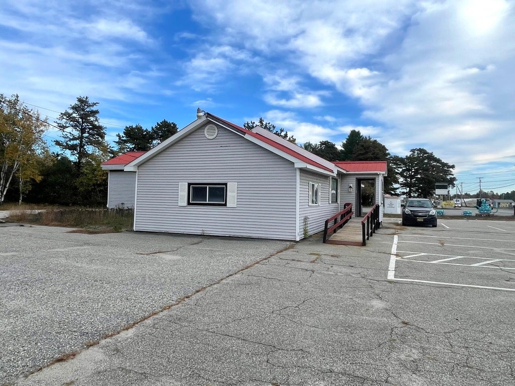 Photo of 901 Main Street, Oxford, ME 04270 (MLS # 1660281)