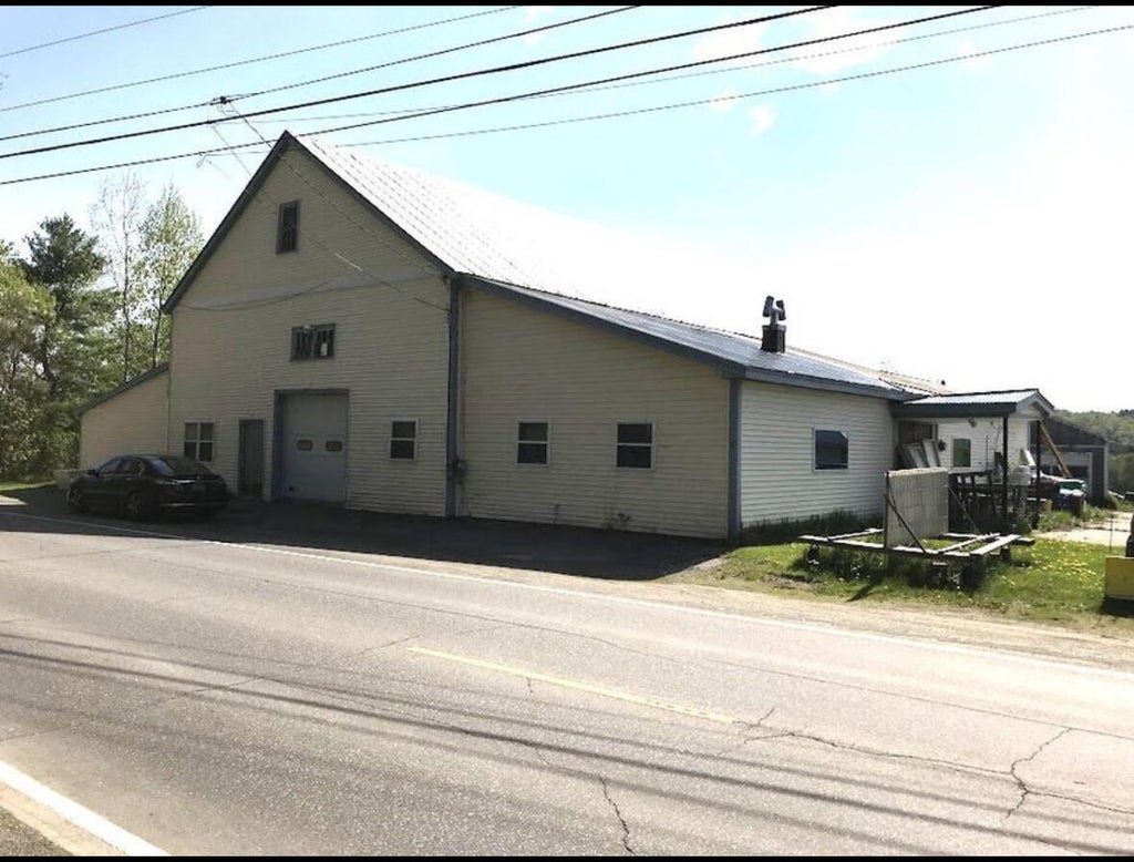 Photo of 8 Oakland Road, Fairfield, ME 04937 (MLS # 1666827)
