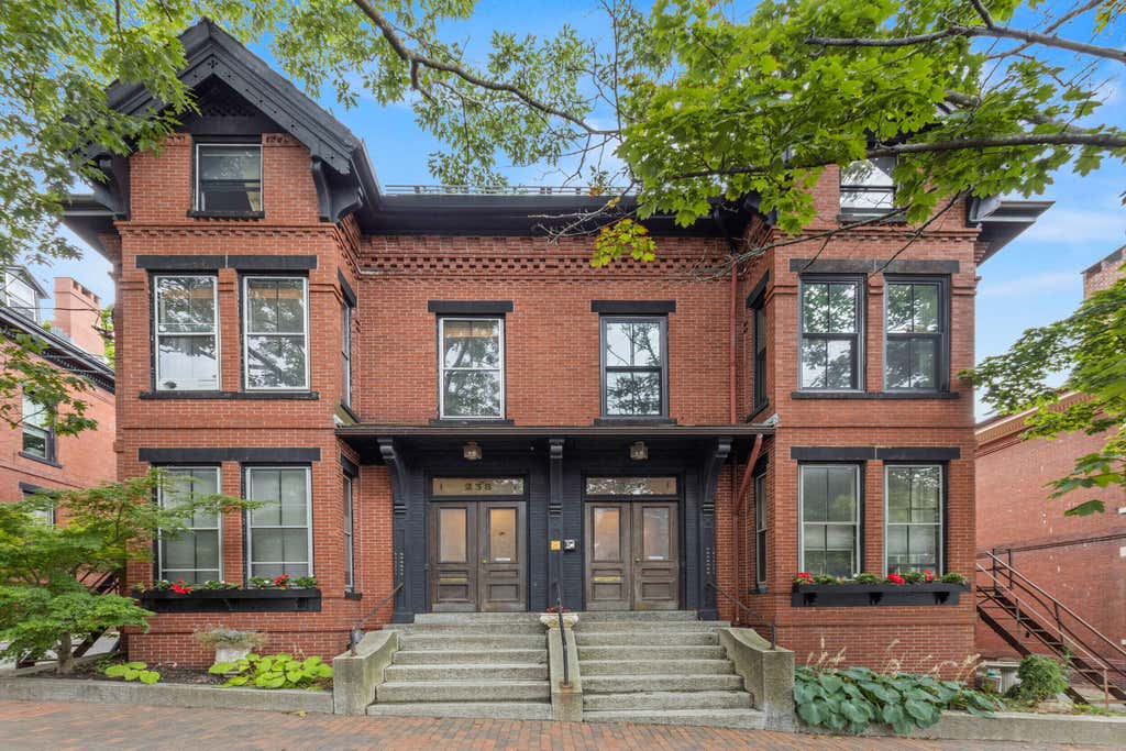 Photo of 238 State Street #4, Portland, ME 04101 (MLS # 1674293)