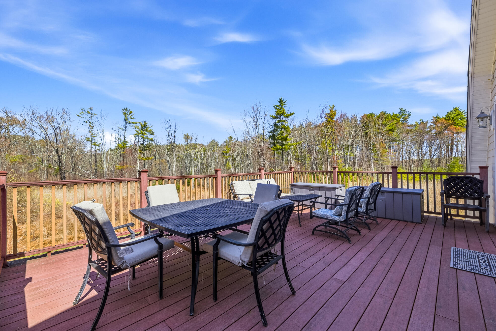 Eliot, Maine, 03903, United States, 5 Bedrooms Bedrooms, ,3 BathroomsBathrooms,Residential,Active,2041377