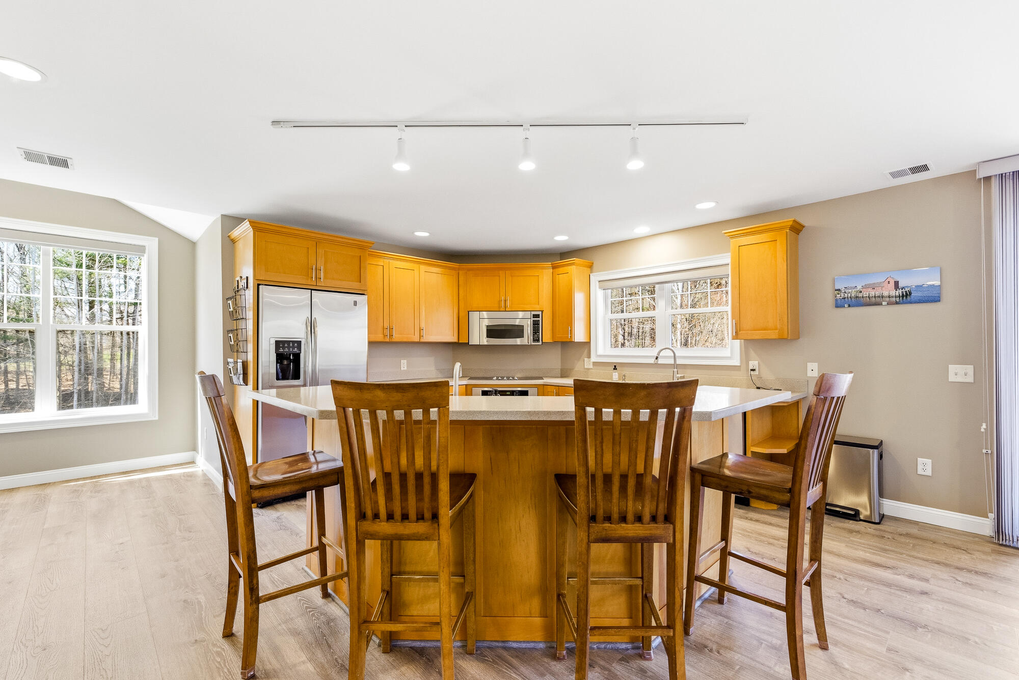 Eliot, Maine, 03903, United States, 5 Bedrooms Bedrooms, ,3 BathroomsBathrooms,Residential,Active,2041377