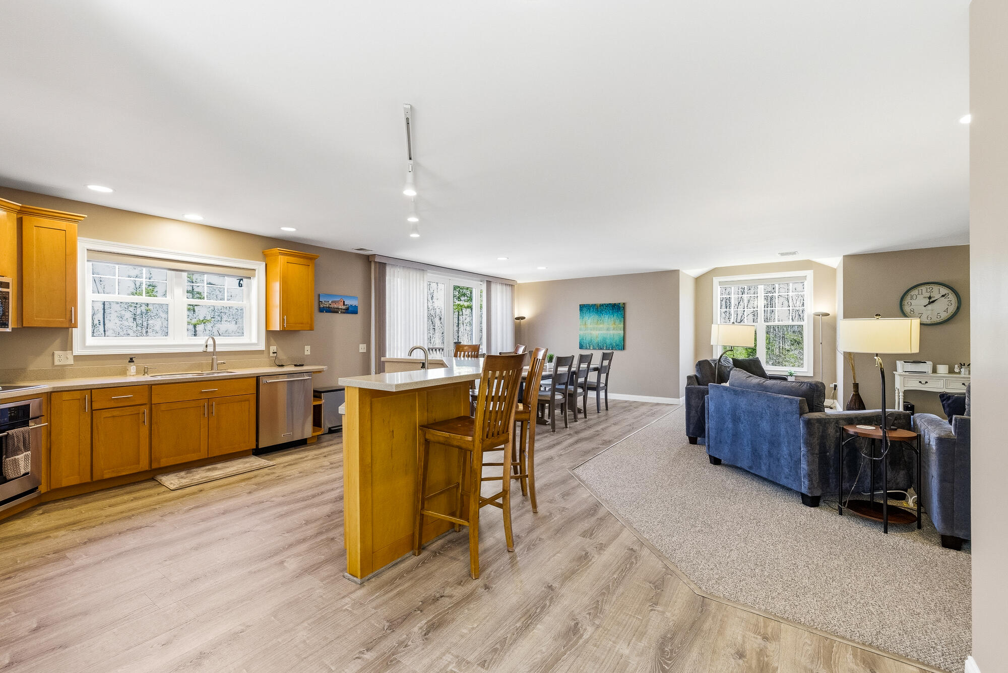Eliot, Maine, 03903, United States, 5 Bedrooms Bedrooms, ,3 BathroomsBathrooms,Residential,Active,2041377