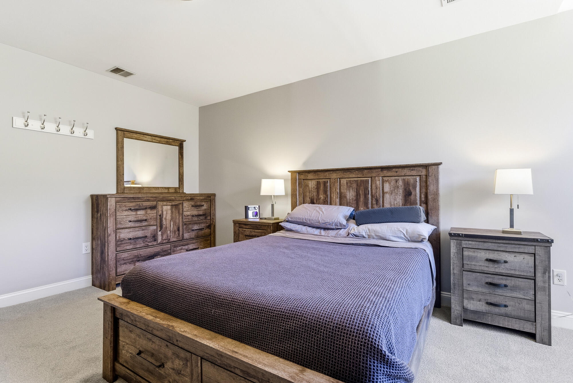 Eliot, Maine, 03903, United States, 5 Bedrooms Bedrooms, ,3 BathroomsBathrooms,Residential,Active,2041377