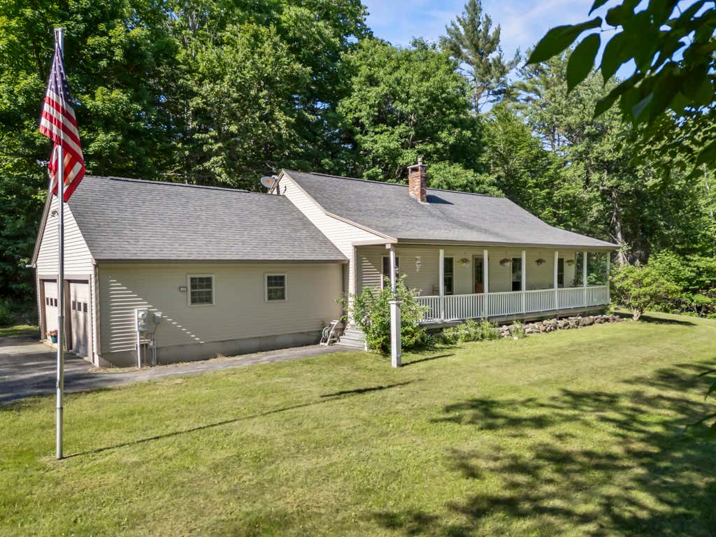 Photo of 32 Fieldstone Drive, West Gardiner, ME 04345 (MLS # 1668197)