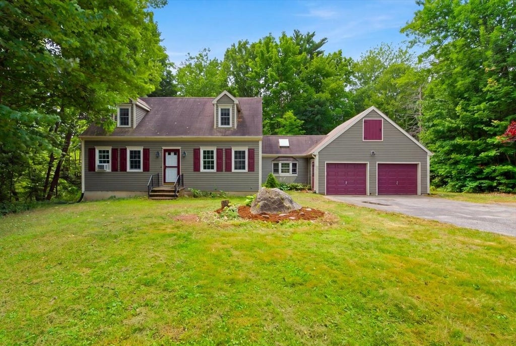 Photo of 114 Garden Circle, Auburn, ME 04210 (MLS # 1674437)
