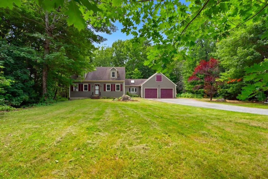 Photo of 114 Garden Circle, Auburn, ME 04210 (MLS # 1674437)