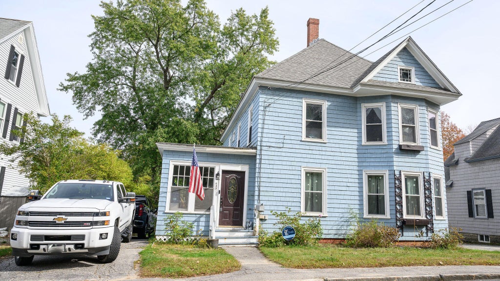 Photo of 433 High Street, Bath, ME 04530 (MLS # 1683248)