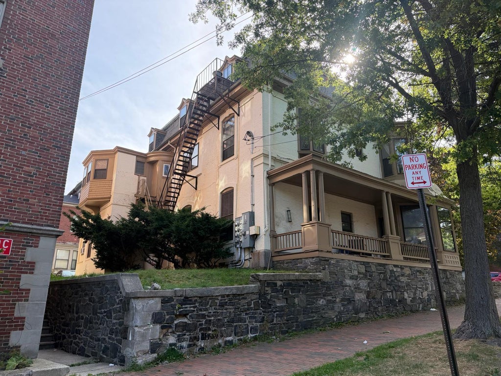 Photo of 31 Deering Street, Portland, ME 04101 (MLS # 1682018)