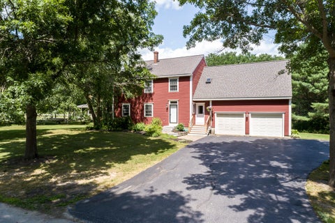 Photo of 4 Oak Street, Cumberland, ME 04021 (MLS # 1673238)