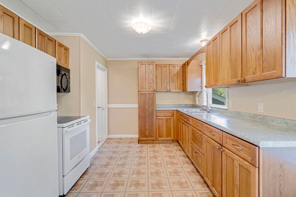 Photo of 196 Stevens Mill Road, Auburn, ME 04210 (MLS # 1676368)