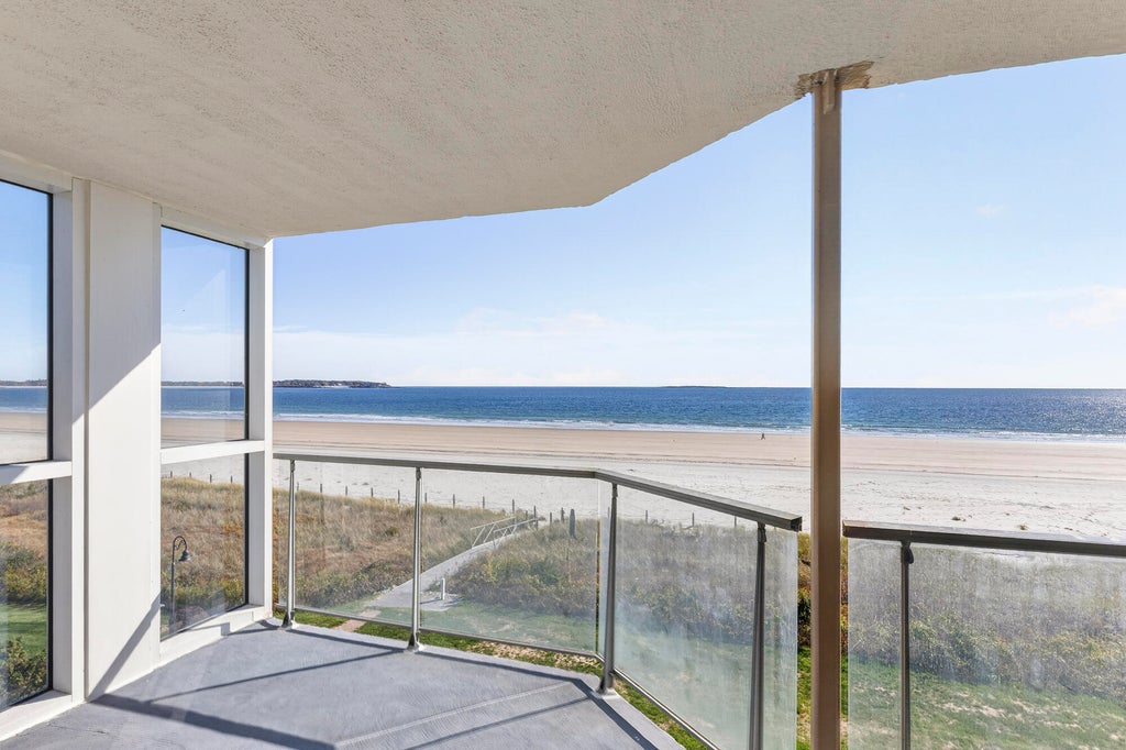 Photo of 207 E Grand Avenue #F3, Old Orchard Beach, ME 04064 (MLS # 1684900)