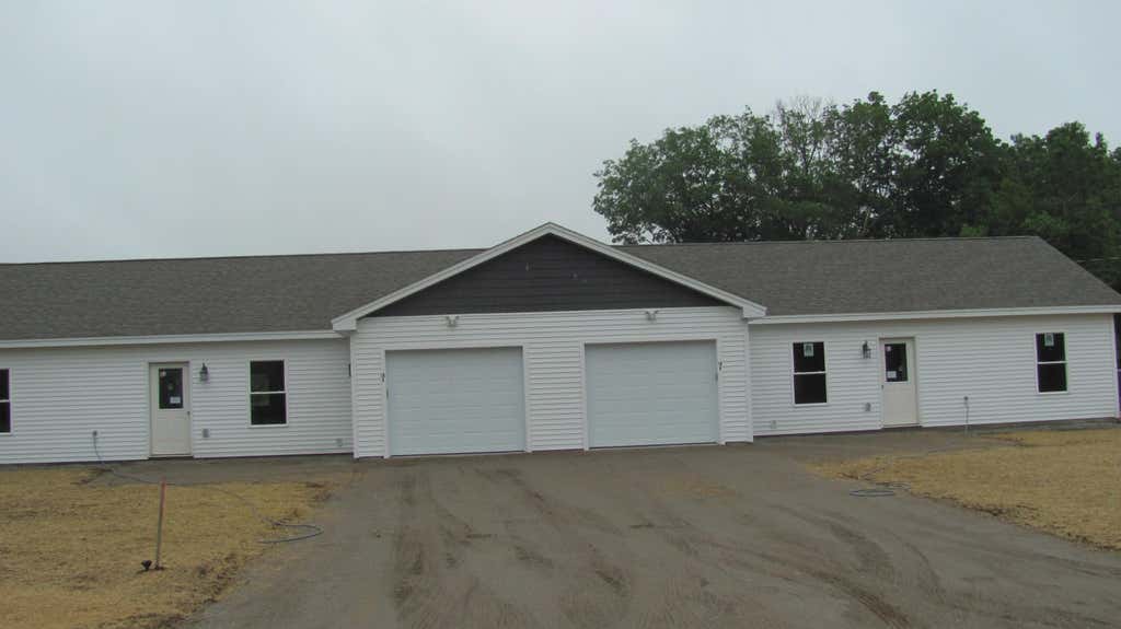 Photo of 18 Thurlow Drive, Oxford, ME 04270 (MLS # 1631364)