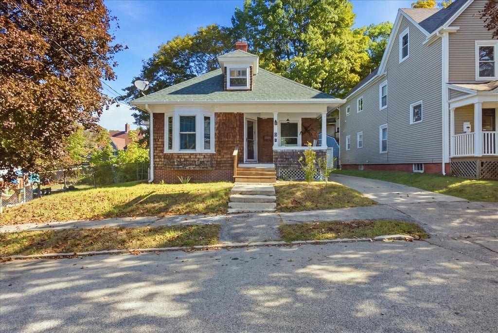 Photo of 6 Harris Street, Auburn, ME 04210 (MLS # 1680257)