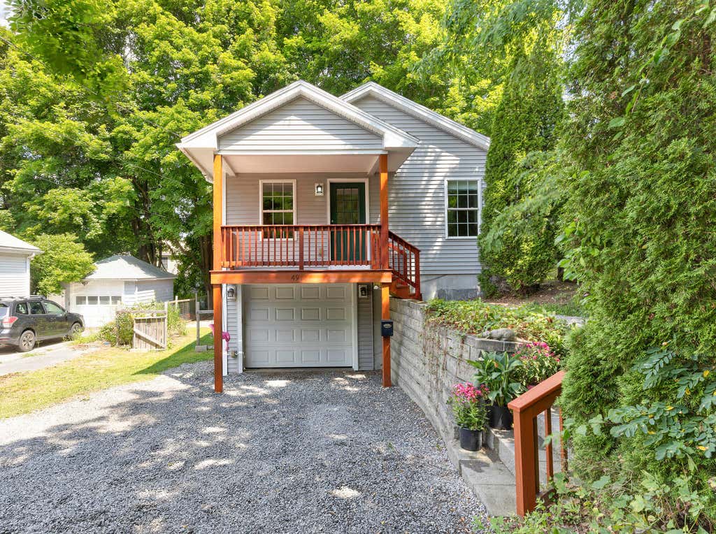 Photo of 49 Oakdale Avenue, South Portland, ME 04106 (MLS # 1675991)